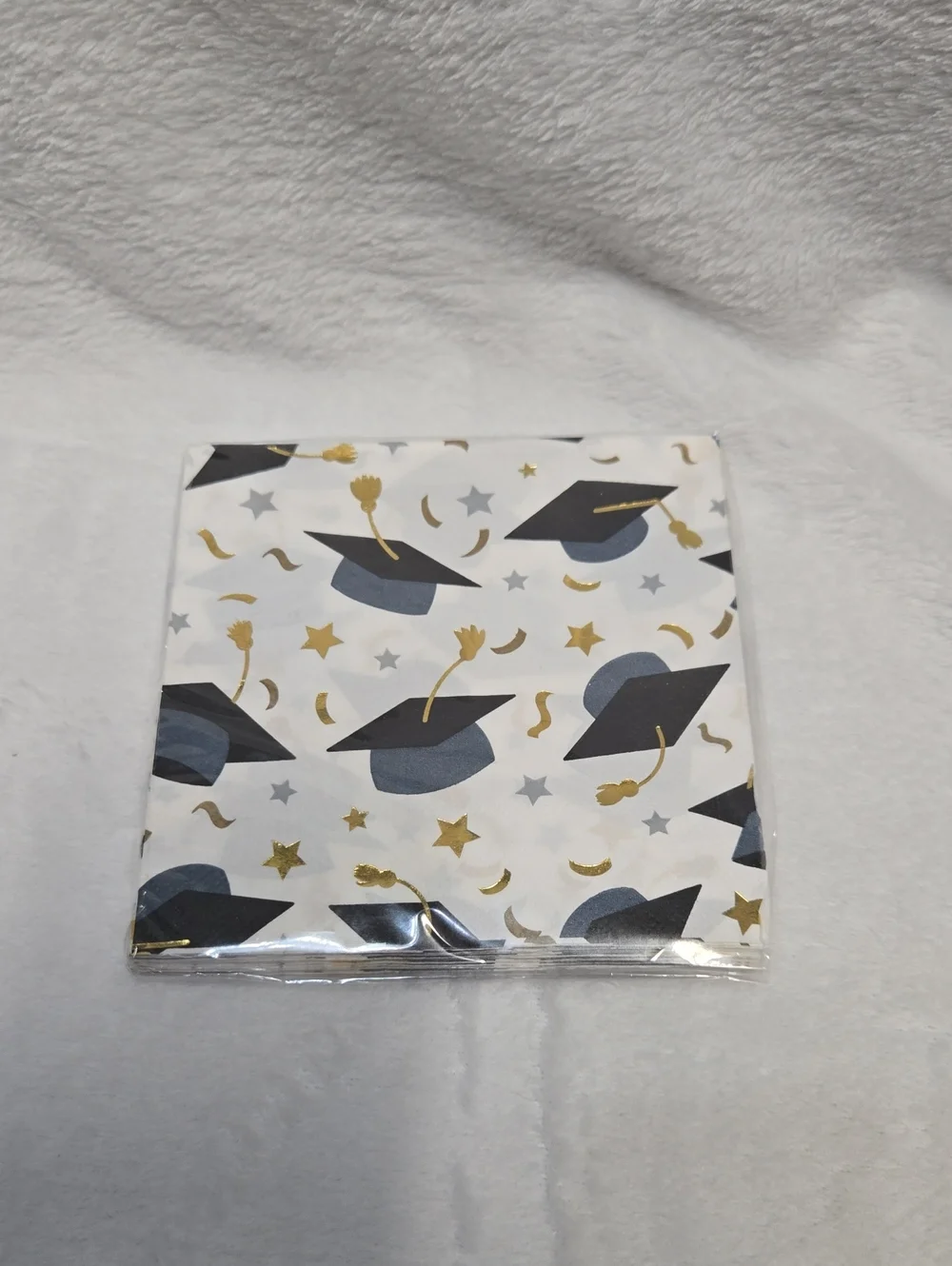 🌞NWT! Graduation Themed Party Napkins - White with Black and Gold Caps 20pack